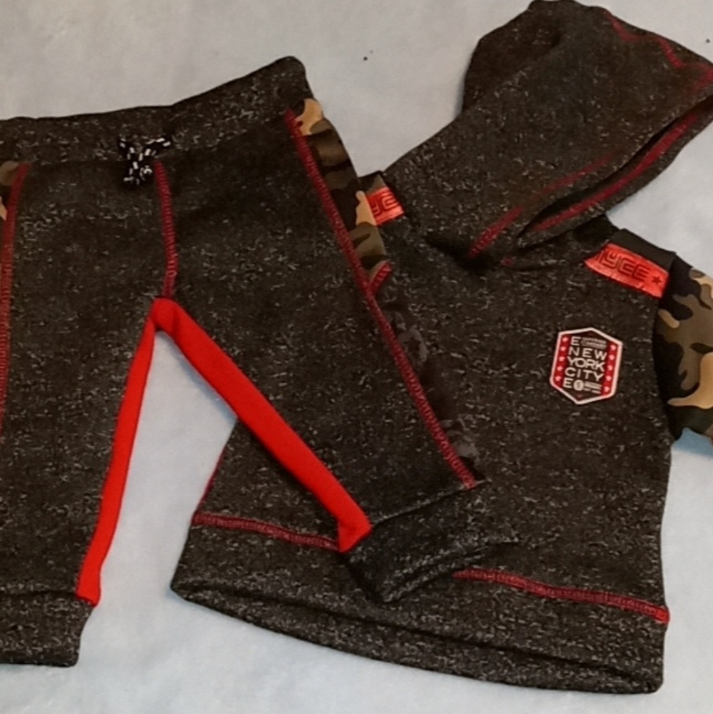 Size 0-3 months sweat suite